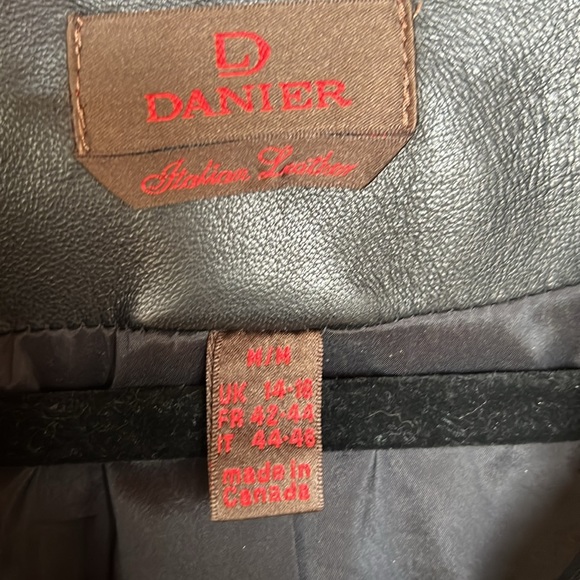 Danier leather jacket - Picture 3 of 3